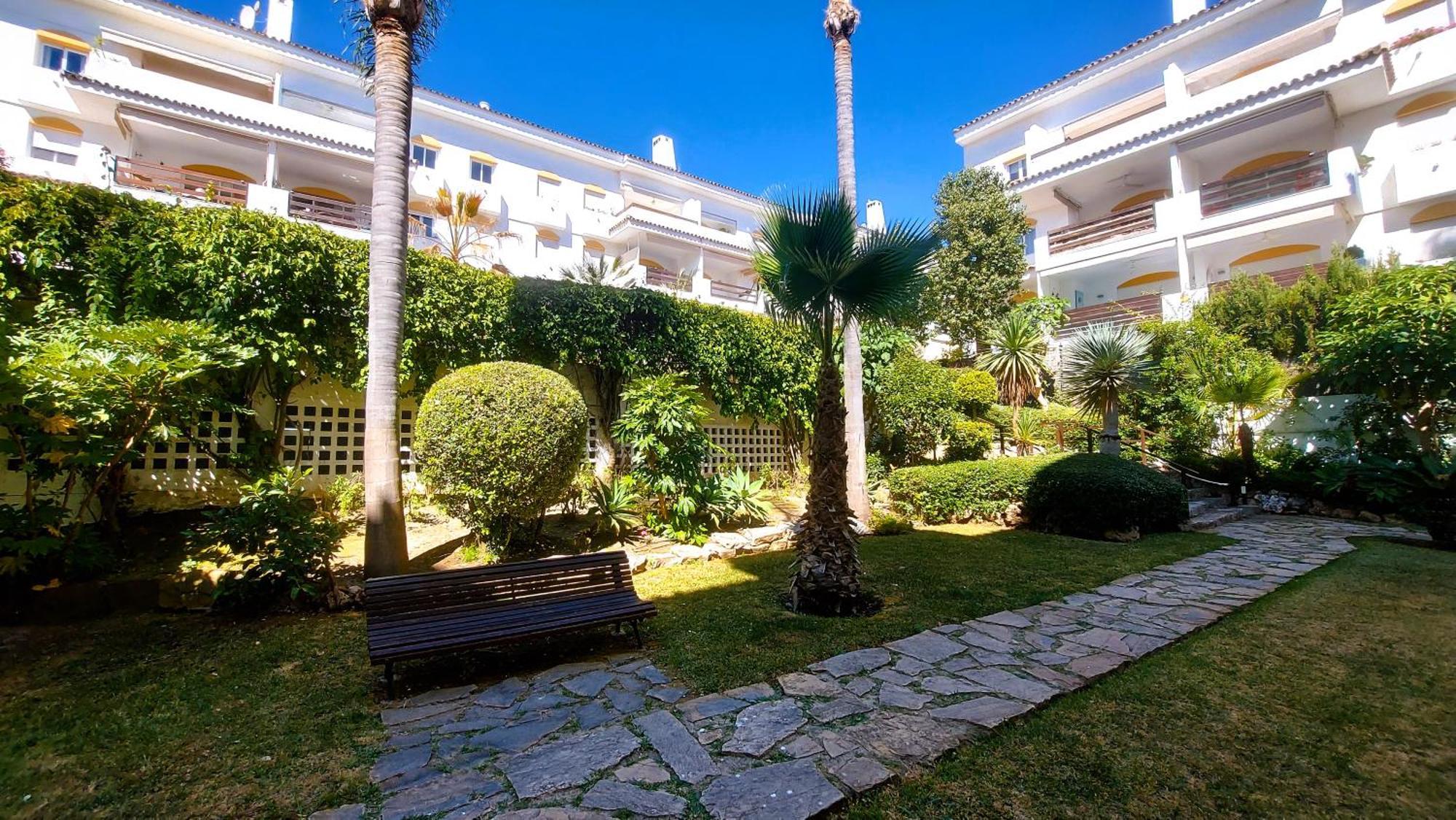 Apartamento And Golfside In Guadalmina